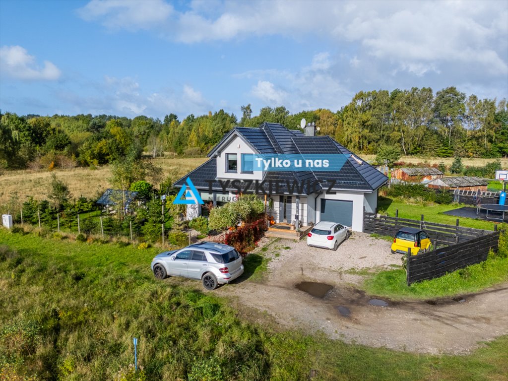 Przestronny dom 143 m² z szklanym ogrodem zimowym i garażem Wodnica, Kaszubska  143m2 Foto 1