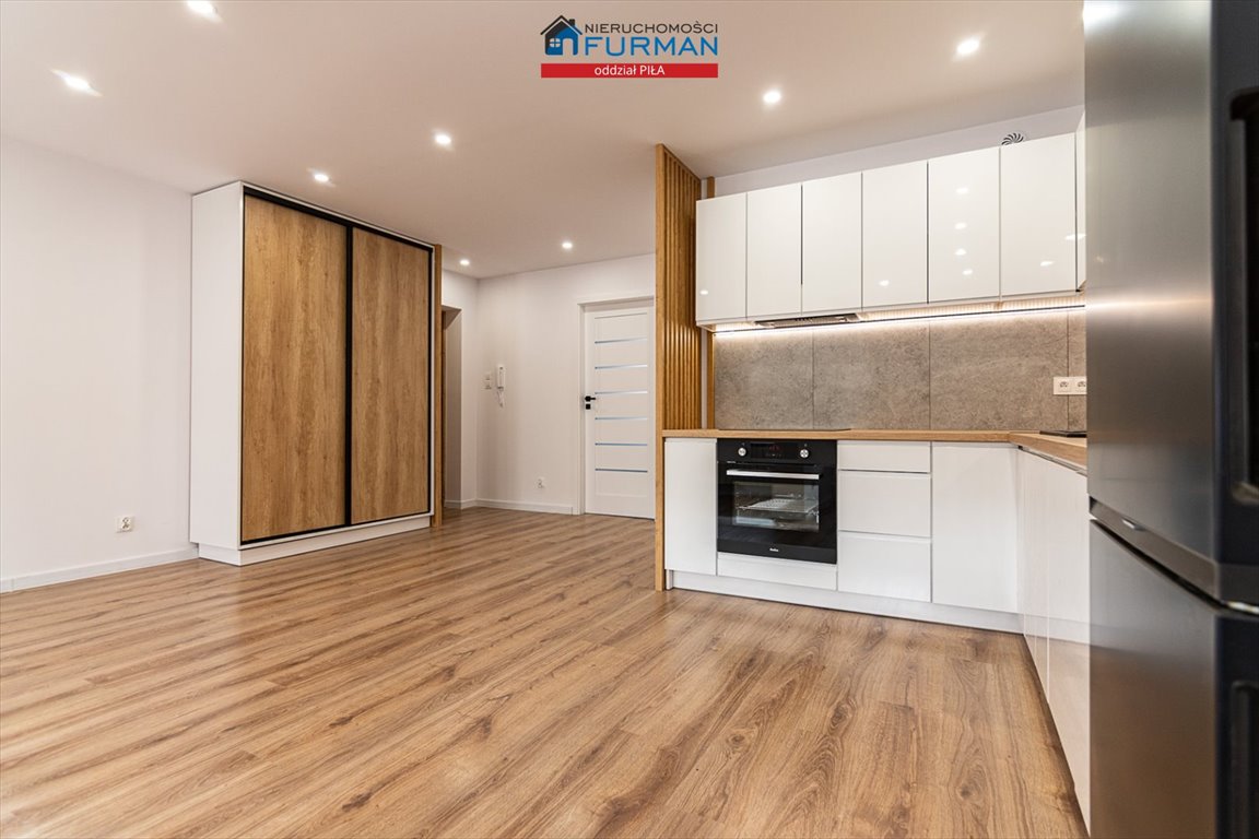 Mieszkanie trzypokojowe na sprzedaż Piła, Śródmieście  47m2 Foto 1