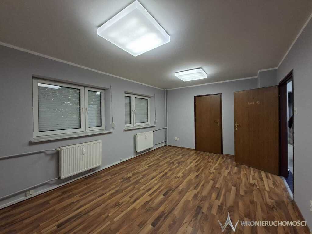 Przestronny lokal biurowy 30 m² z własną aranżacją i dostępem od ulicy Wrocław  30m2 Foto 1
