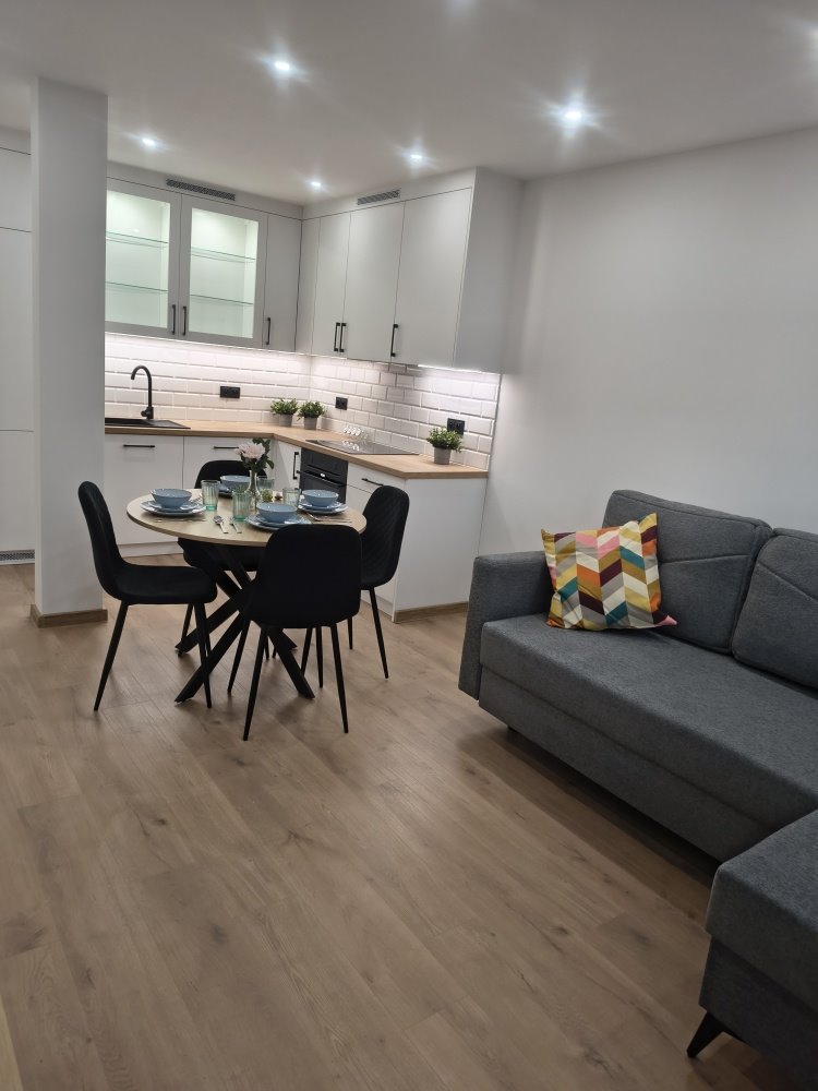 Kawalerka na sprzedaż Tarnów, Klikowa, Pułaskiego  44m2 Foto 1