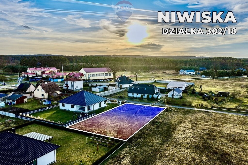 Działka budowlana na sprzedaż Niwiska, Klonowa  1 000m2 Foto 1