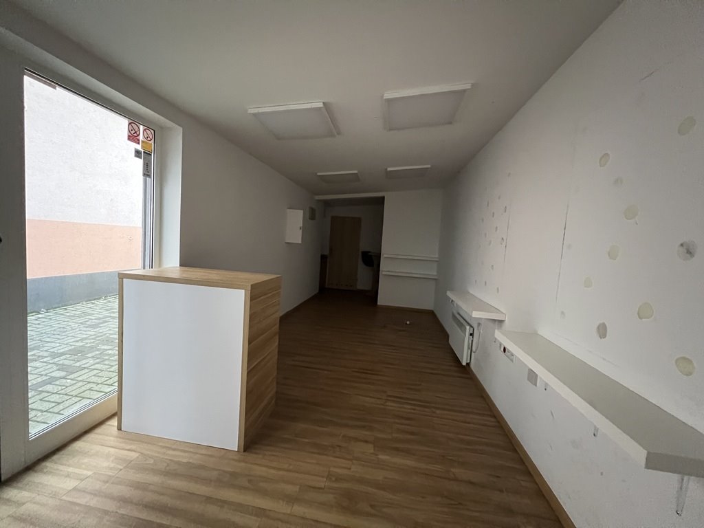 Lokal użytkowy w centrum Krapkowic z mieszkaniem i potencjałem Krapkowice  181m2 Foto 1