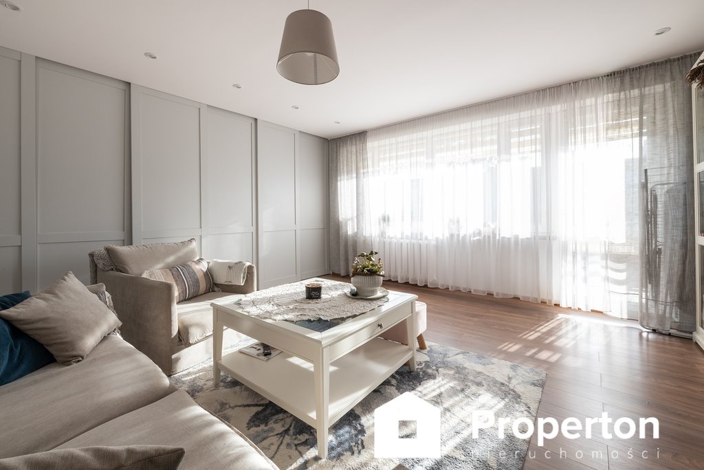 Mieszkanie dwupokojowe na sprzedaż Dąbrowa Białostocka, gen. Nikodema Sulika  60m2 Foto 1