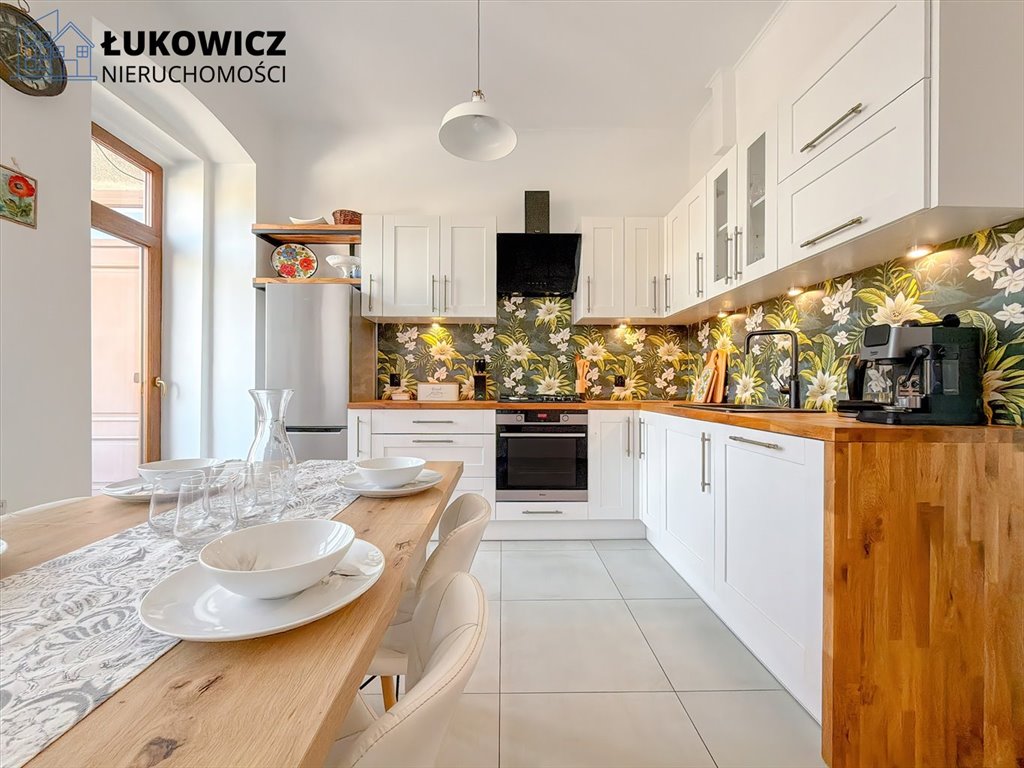 Mieszkanie dwupokojowe na sprzedaż Bielsko-Biała, Dolne Przedmieście  67m2 Foto 1