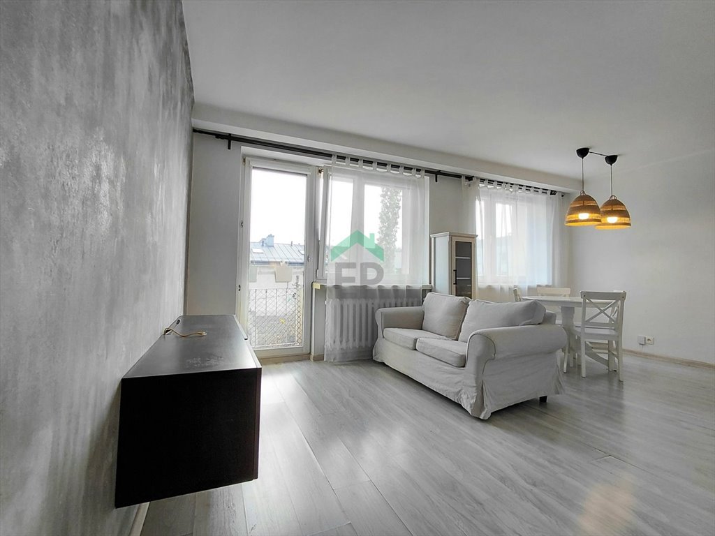 Funkcjonalne 38 m² z balkonem, piwnicą i parkingiem Częstochowa, Tysiąclecie  38m2 Foto 1