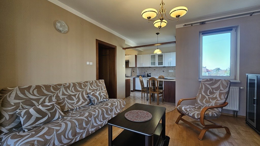 Przestronne 3 pokoje z balkonem, blisko PKP i sklepów Tarnów, Aleksandra Fredry  54m2 Foto 1