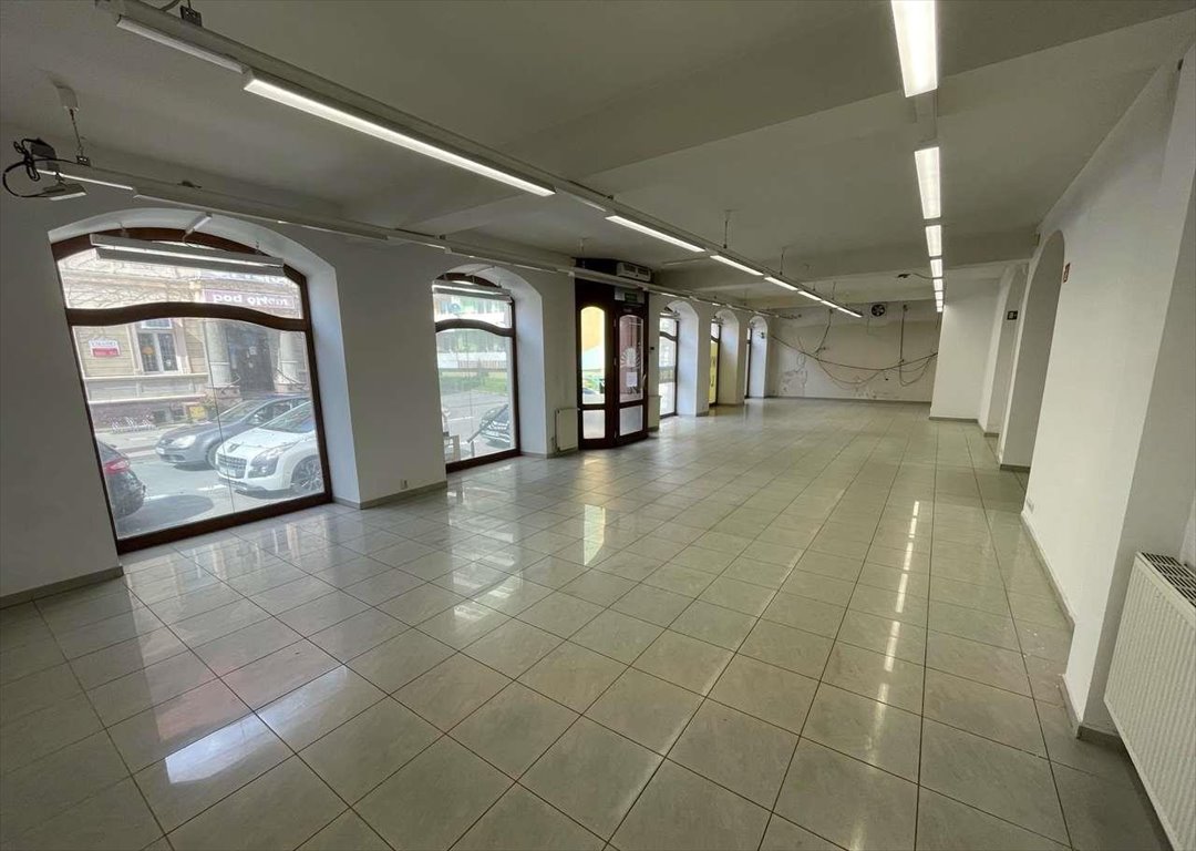 Lokal użytkowy na wynajem Bielawa, pl. Wolności 159  250m2 Foto 1