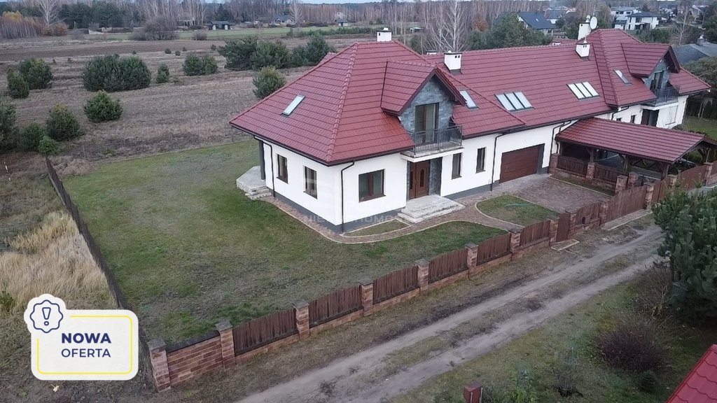 Dom na sprzedaż Dąbrówka, Kościelna  262m2 Foto 1