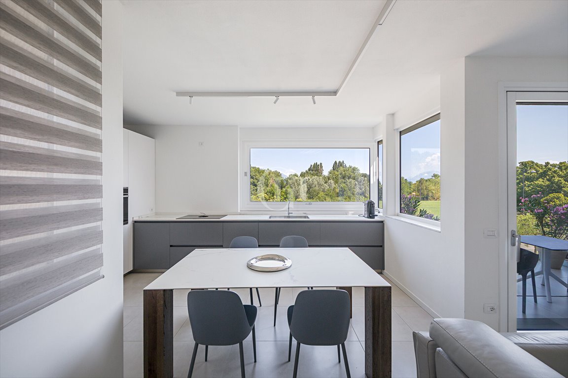 Zapraszam luksusowe 90 m² mieszkanie z tarasem i solarium Włochy, Desenzano del Garda  90m2 Foto 1