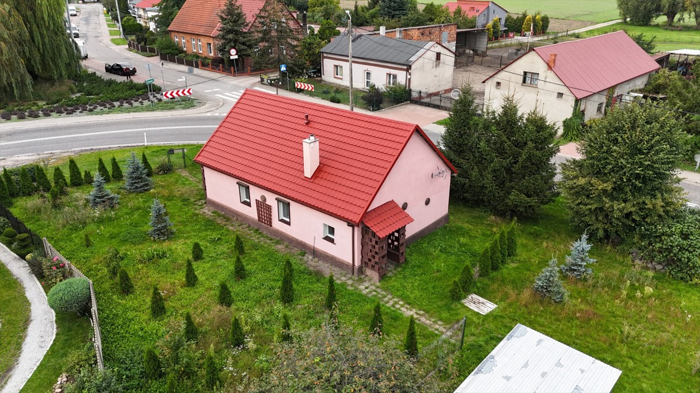Do sprzedania urokliwy dom 57 m² z dużym ogrodem 952 m² w Orchowie Orchowo, Księdza Nikodema Siega 1  57m2 Foto 1