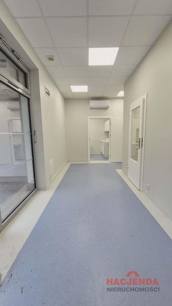 Lokal usługowy 49 m² z witrynami i klimatyzacją polecam Police  49m2 Foto 1