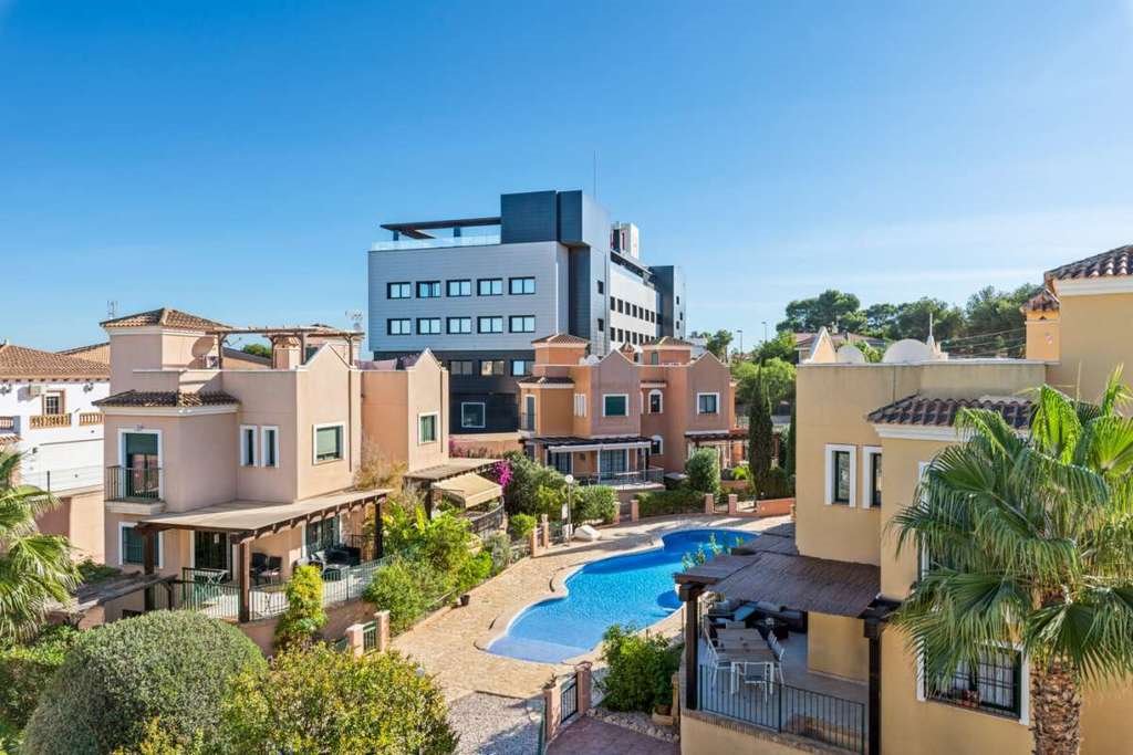 Dom na sprzedaż Hiszpania, Torrevieja, Torrevieja, Comunidad Valenciana  135m2 Foto 3