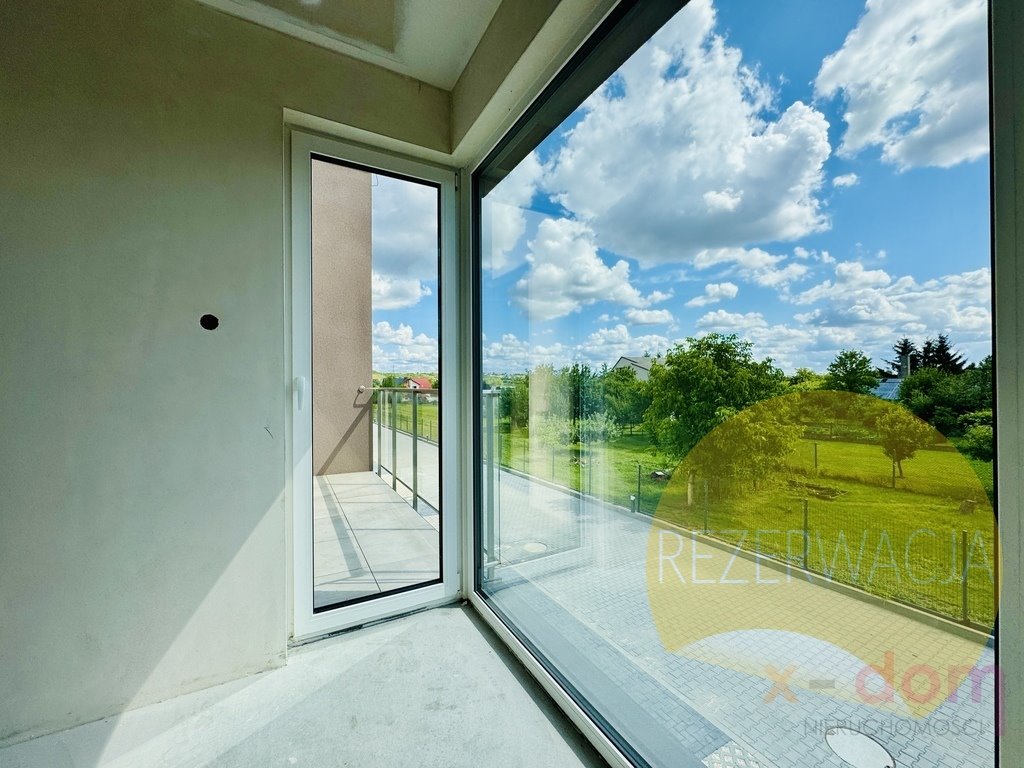 Mieszkanie czteropokojowe  na sprzedaż Kielce, Sandomierska  75m2 Foto 1