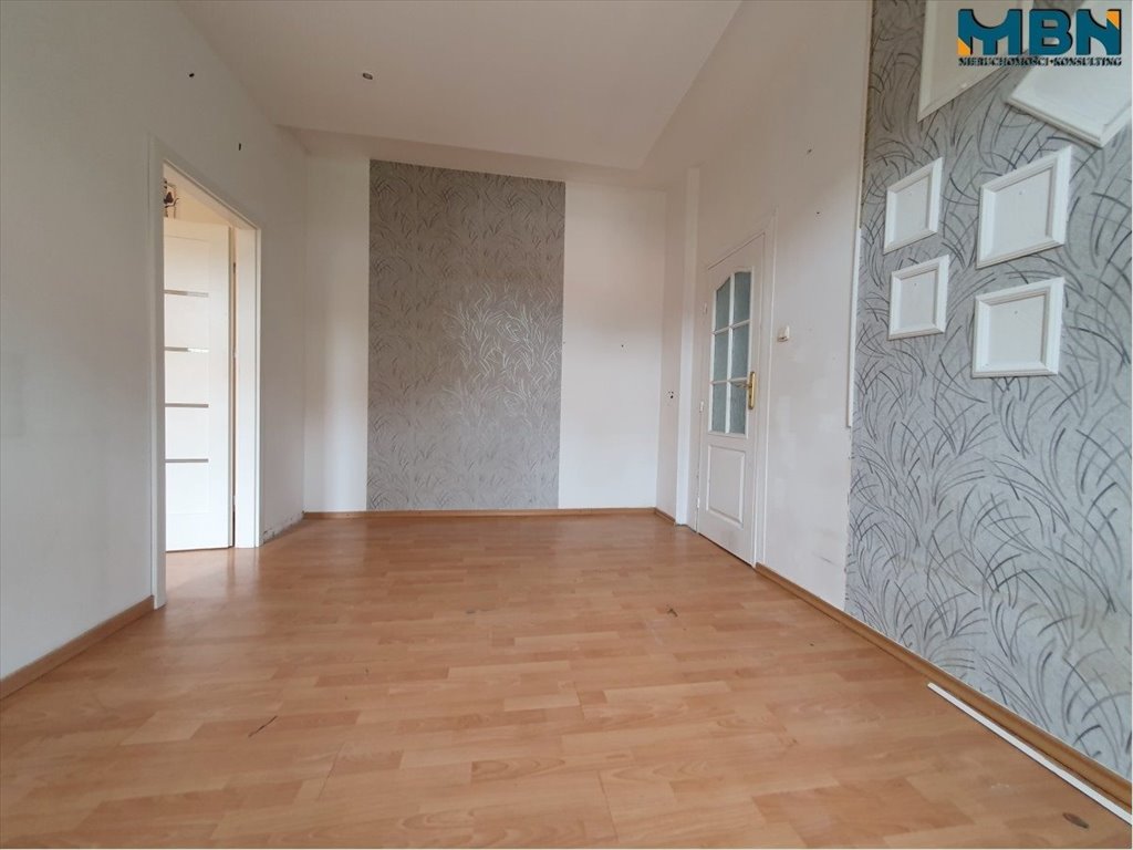 Widok na Zamek Ryński, 3 pokoje do remontu polecam Ryn, Ryn  55m2 Foto 1
