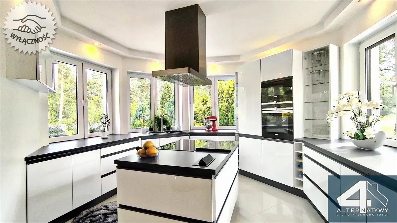 Ekskluzywny dom 295 m2 z dużą działką i lasem w Brzezinach Brzeziny  295m2 Foto 1