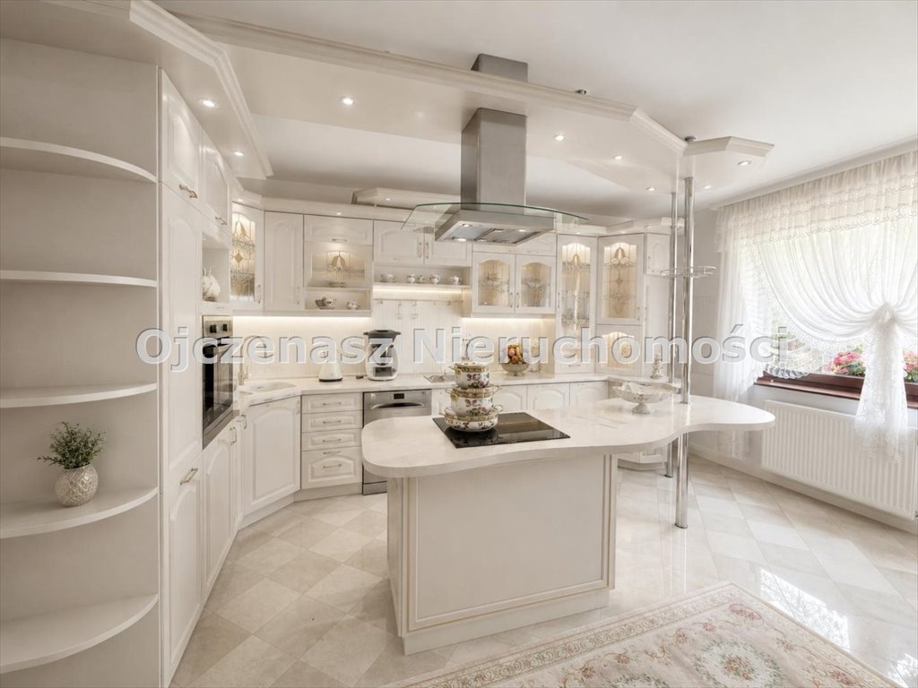 Polecam luksusową rezydencję 602 m² z strefą rekreacyjną i domem gościnnym Lisi Ogon  602m2 Foto 1