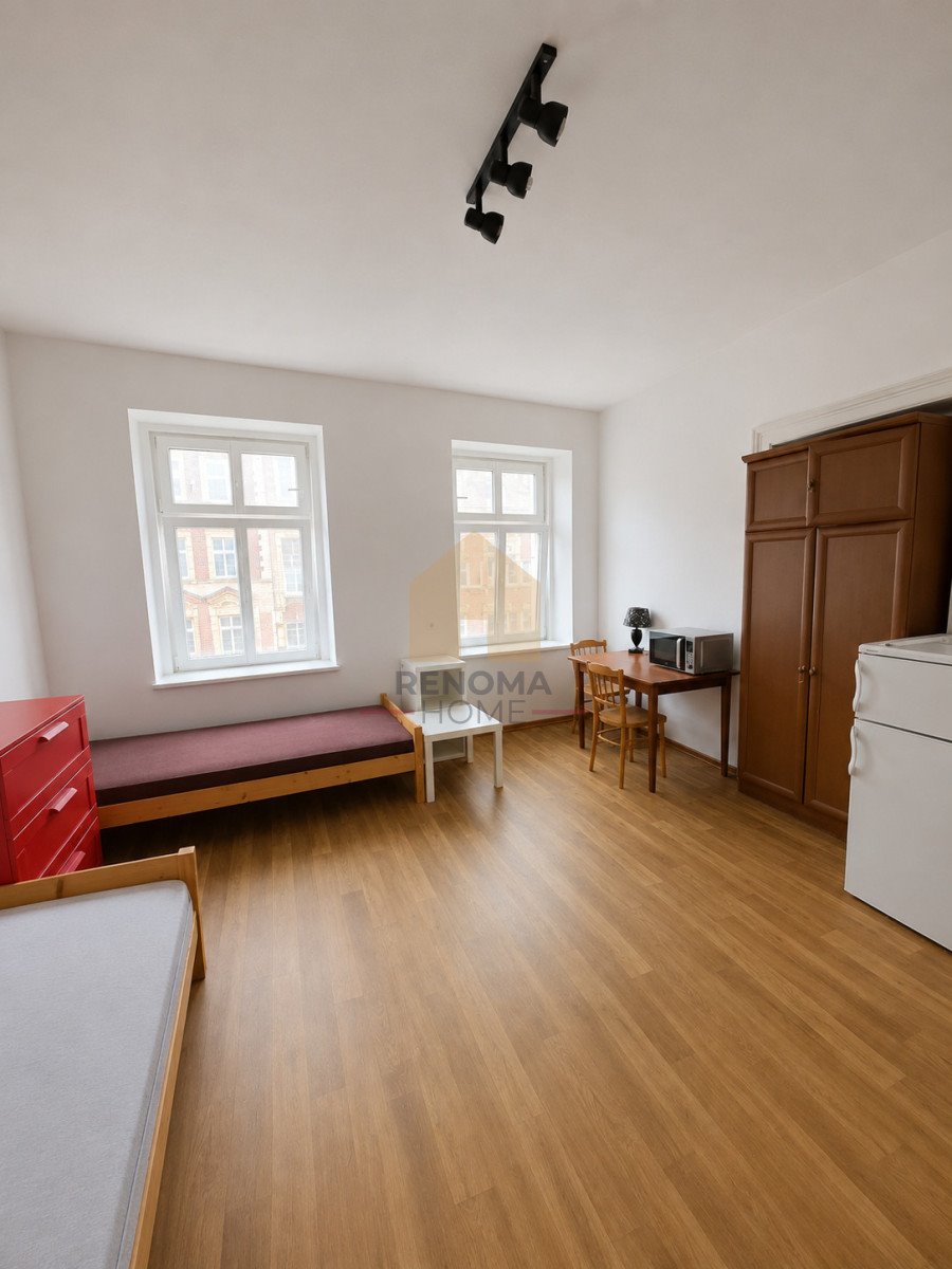 Polecam 2-pokojowe mieszkanie 38 m² w Legnicy z piwnicą i strychiem Legnica  38m2 Foto 1