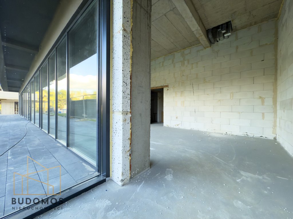 Atrakcyjny lokal usługowy 47,51 m² z witrynami w Tarnowie Tarnów  48m2 Foto 1