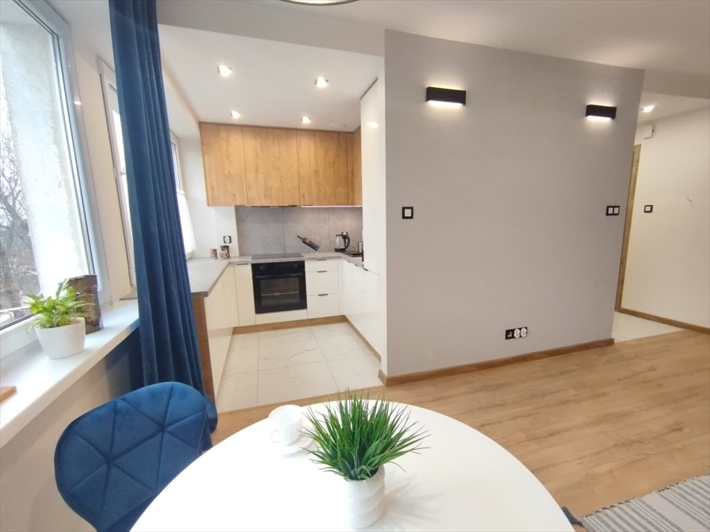 Przestronne 26,5 m² po remoncie, blisko centrum Kalisz, Al. Wojska Polskiego 51  27m2 Foto 1