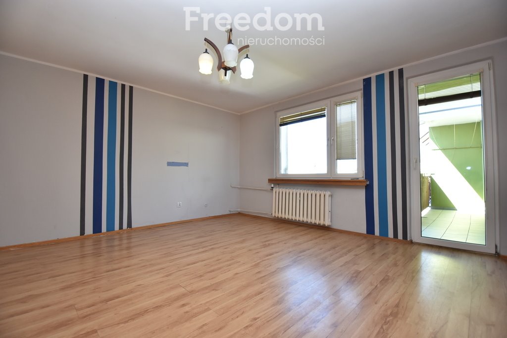 Mieszkanie czteropokojowe  na sprzedaż Namysłów  69m2 Foto 1