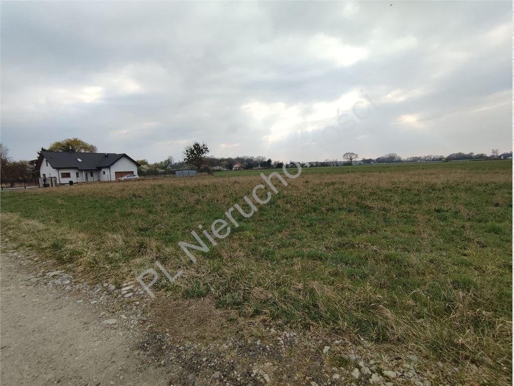Działka 1500 m² z warunkami zabudowy, media, blisko Grodziska Kraśnicza Wola  1 500m2 Foto 1