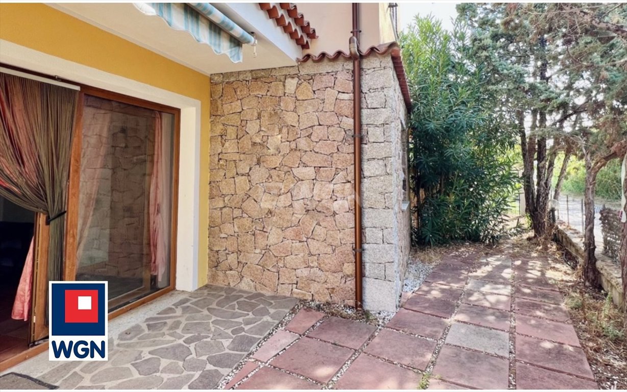 Urokliwa willa 100 m2 z kamienia i wysokiej klasy stolarką Włochy, Valledoria  100m2 Foto 1