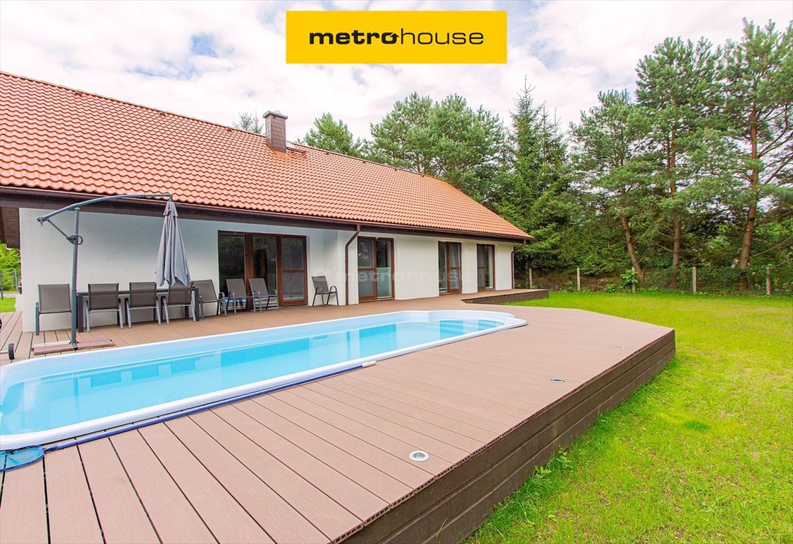 Nowoczesny dom z basenem i 4 pokojami, 143 m² Piława  143m2 Foto 1
