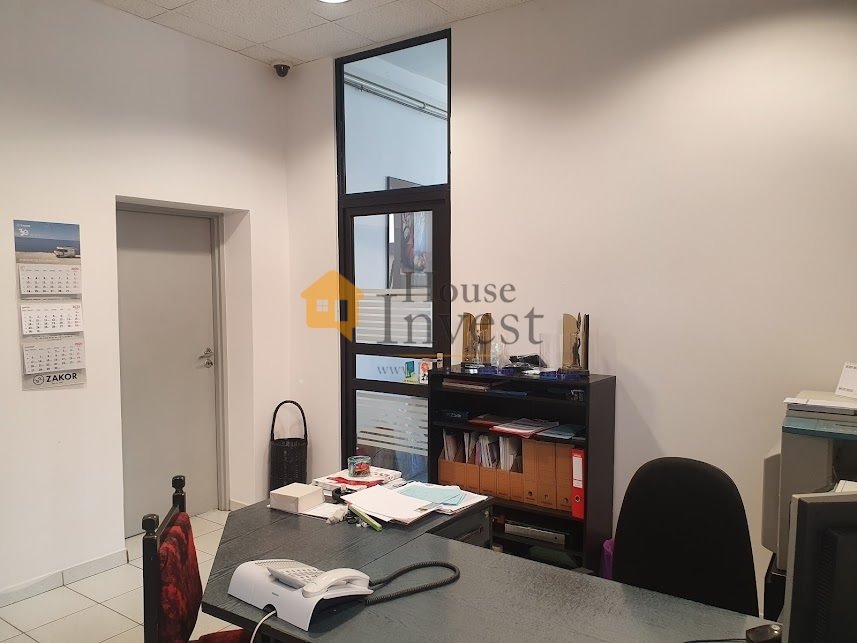 Lokal użytkowy 120 m2 z własnym parkingiem i alarmem Legnica, Złotoryjska  120m2 Foto 1