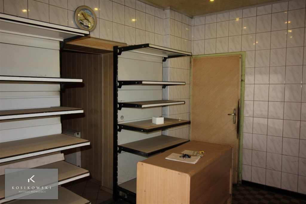 Lokal użytkowy z witryną, garażem i zapleczem w Bierutowie Bierutów  91m2 Foto 1