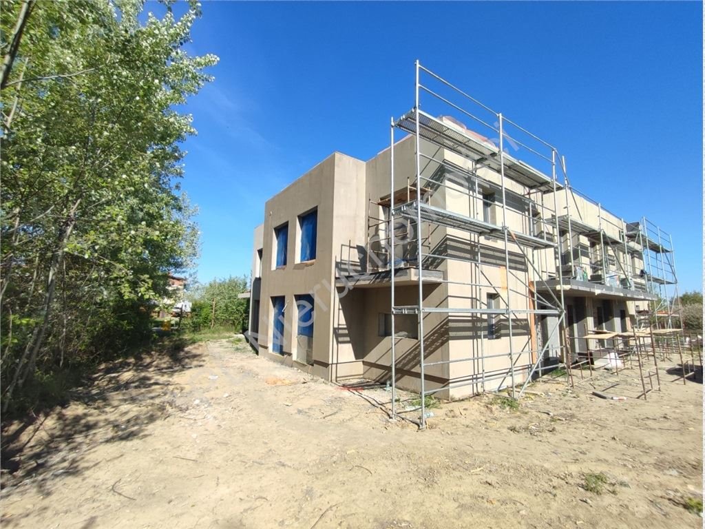 Segment z ogrodem, 4 sypialnie, garaż, blisko Warszawy Chrzanów Mały  144m2 Foto 1