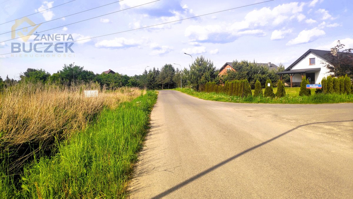 Działka budowlano-usługowa w Kozłowie Biskupi z dostępem do mediów Kozłów Biskupi, Cicha  1 619m2 Foto 1