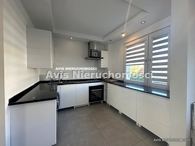 Mieszkanie trzypokojowe na sprzedaż Świdnica  58m2 Foto 1