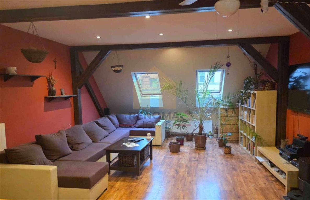Do sprzedania przestronne 5-pokojowe mieszkanie 142 m² w Legnicy: Legnica