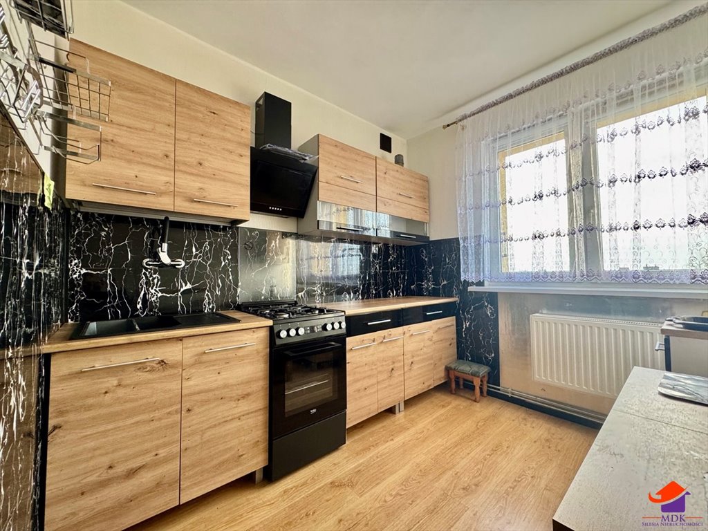 Kawalerka na sprzedaż Ruda Śląska  30m2 Foto 1