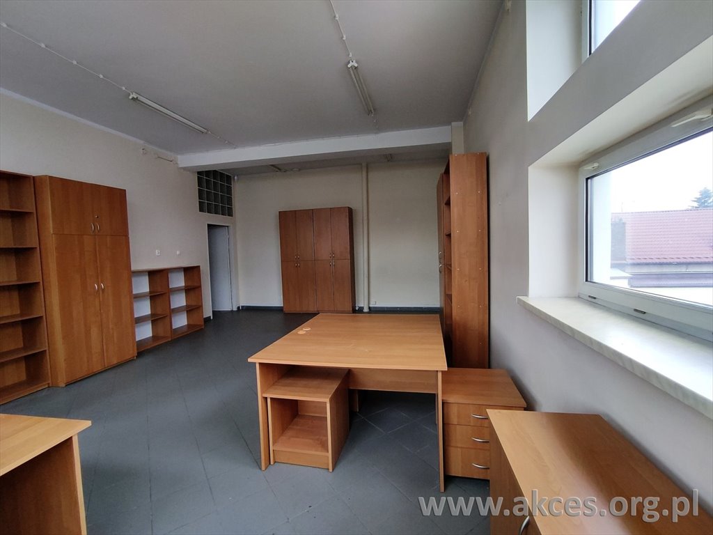 Biuro 50 m2 z łazienką, parking, blisko głównej ulicy Zielonka, Centrum  50m2 Foto 1