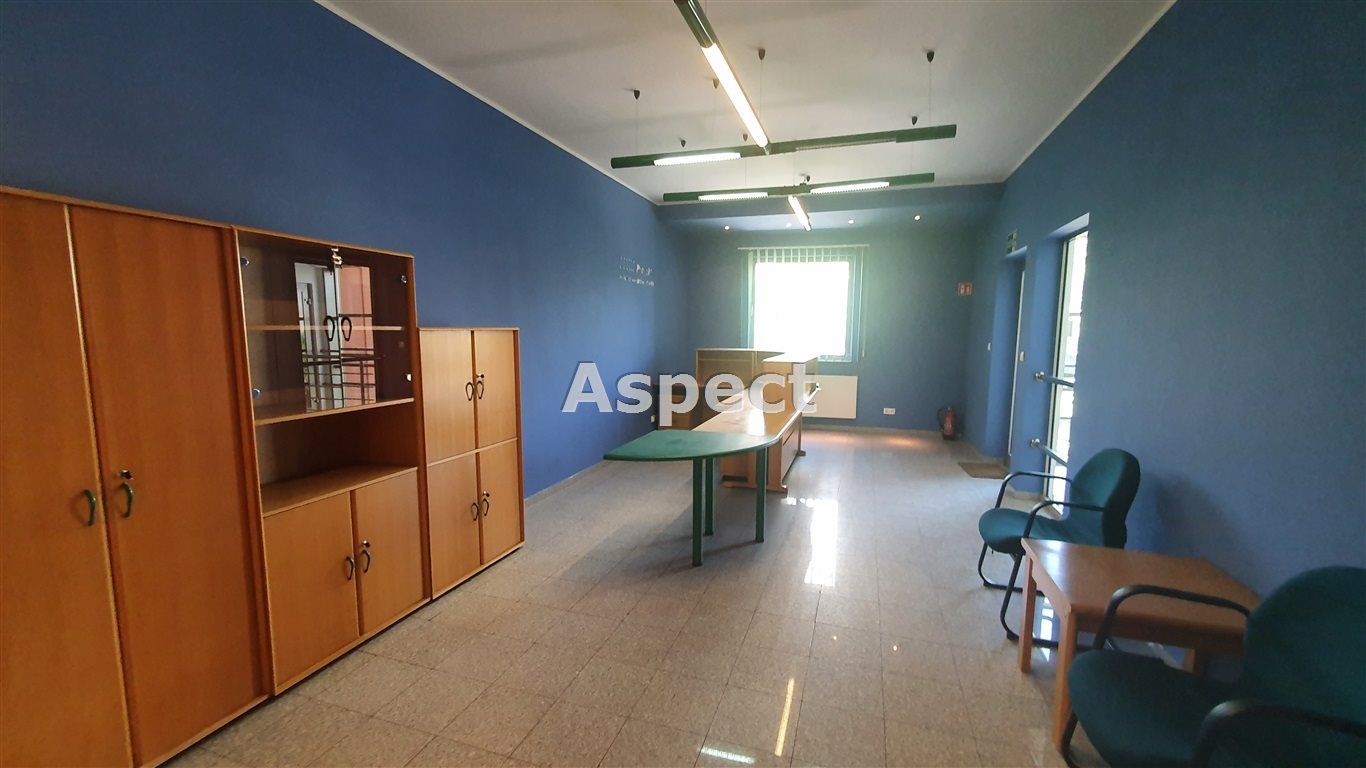 Lokal użytkowy na sprzedaż Knurów  239m2 Foto 1