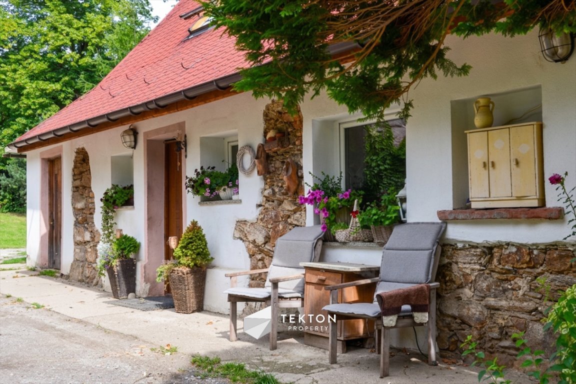 Urokliwy dom 140 m² na 2,35 ha z stawem i fotowoltaiką. Rościszów  140m2 Foto 1