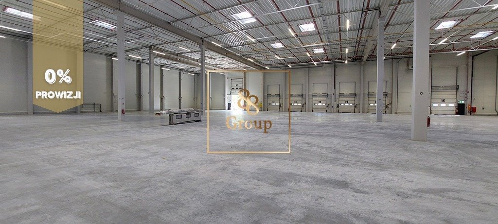 Magazyn 810 m² z dokami, ogrzewaniem i szybkim dojazdem Nadma  1 080m2 Foto 1