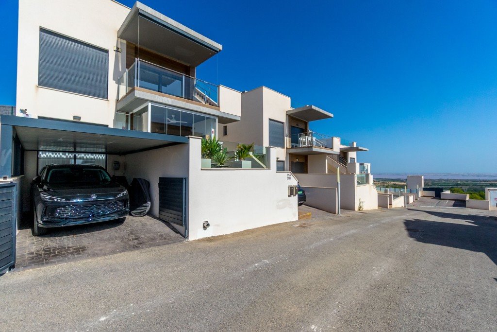 Mieszkanie dwupokojowe na sprzedaż Hiszpania, San Miguel de Salinas  92m2 Foto 1