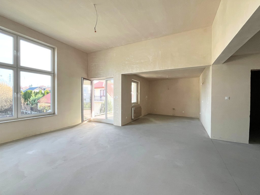 Przestronne 110 m² z balkonem, wysoki sufit, świetna lokalizacja Rzeszów, al. gen. Władysława Sikorskiego  110m2 Foto 1