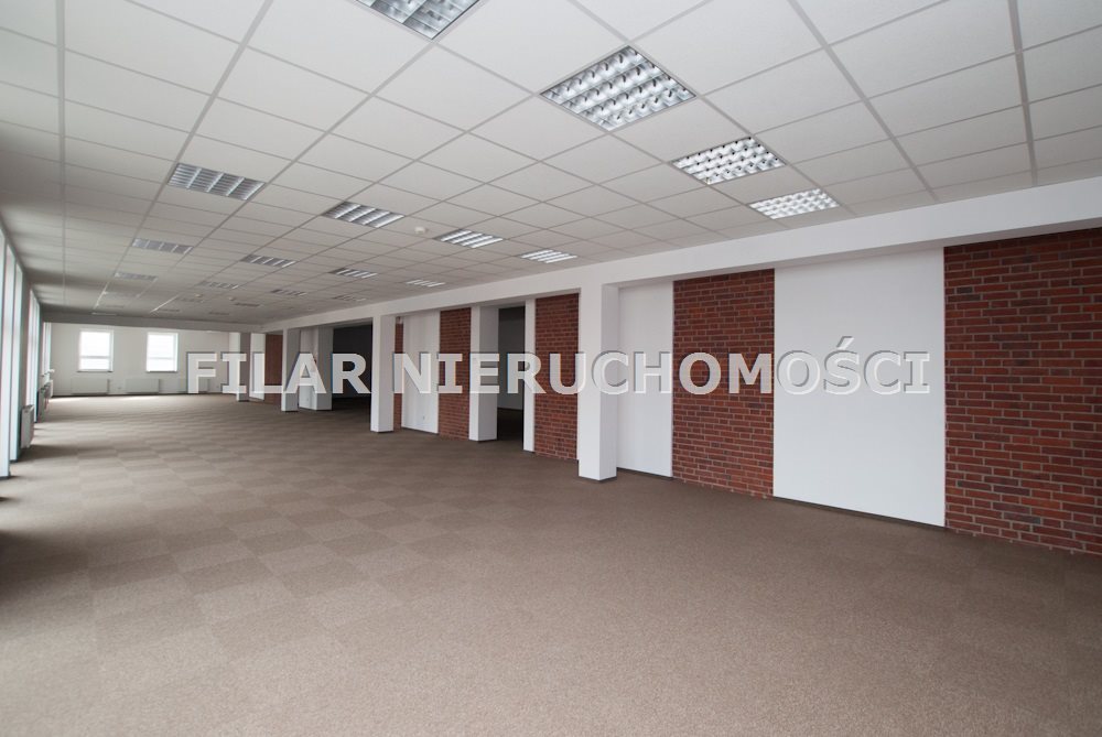 Lokal użytkowy na wynajem Lubin, Centrum  1 000m2 Foto 1