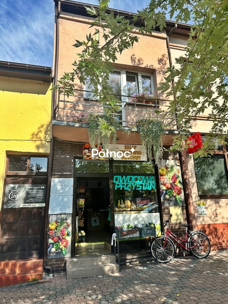Kamienica z witryną na rynku w Wolbromiu z działką 400 m2. Wolbrom, Rynek  72m2 Foto 1