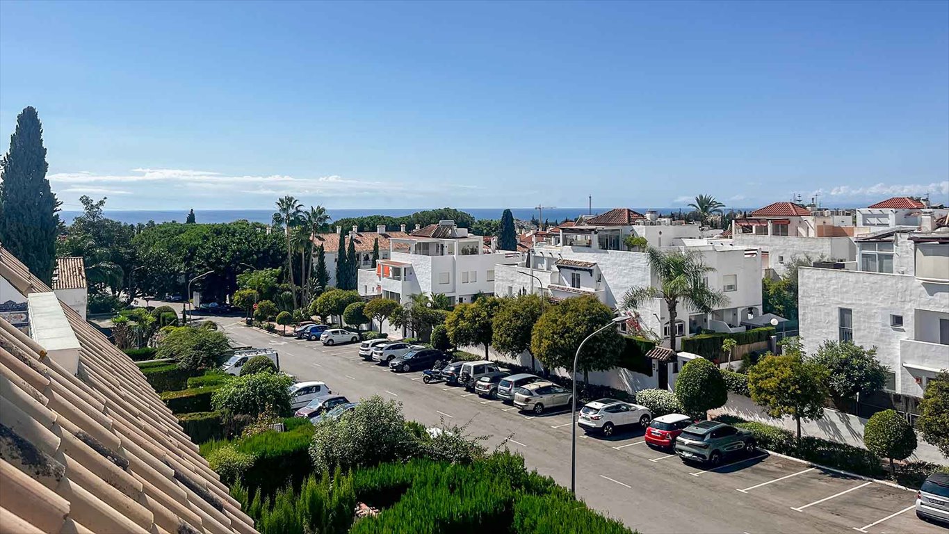 Ekskluzywny dom z ogrodem i basenem na Golden Mile. Hiszpania, Marbella Golden Mile - Marberia, Marbella Golden Mile - Marberia  210m2 Foto 1