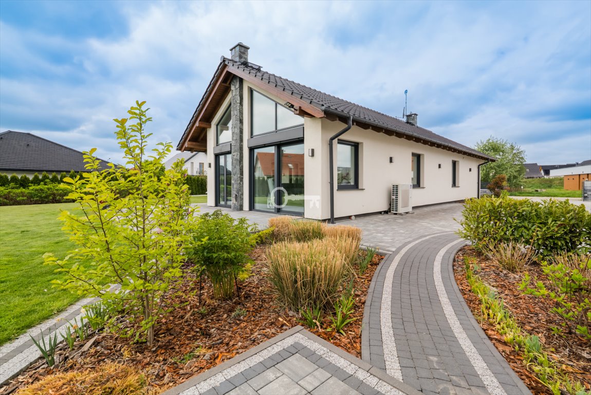 Na sprzedaż luksusowa rezydencja 250 m² z salonem 90 m² Oleśnica, Szafirowa  250m2 Foto 1
