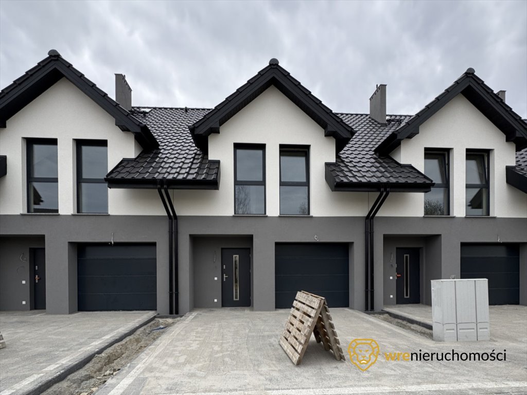 Nowoczesny dom 118 m2 z inteligentnym układem i 3 kondygnacjami Mędłów, Czereśniowa  118m2 Foto 1