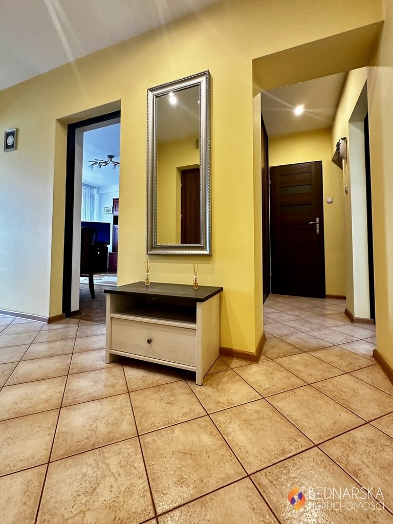 Mieszkanie czteropokojowe  na sprzedaż Sochaczew, 1 Maja  70m2 Foto 1