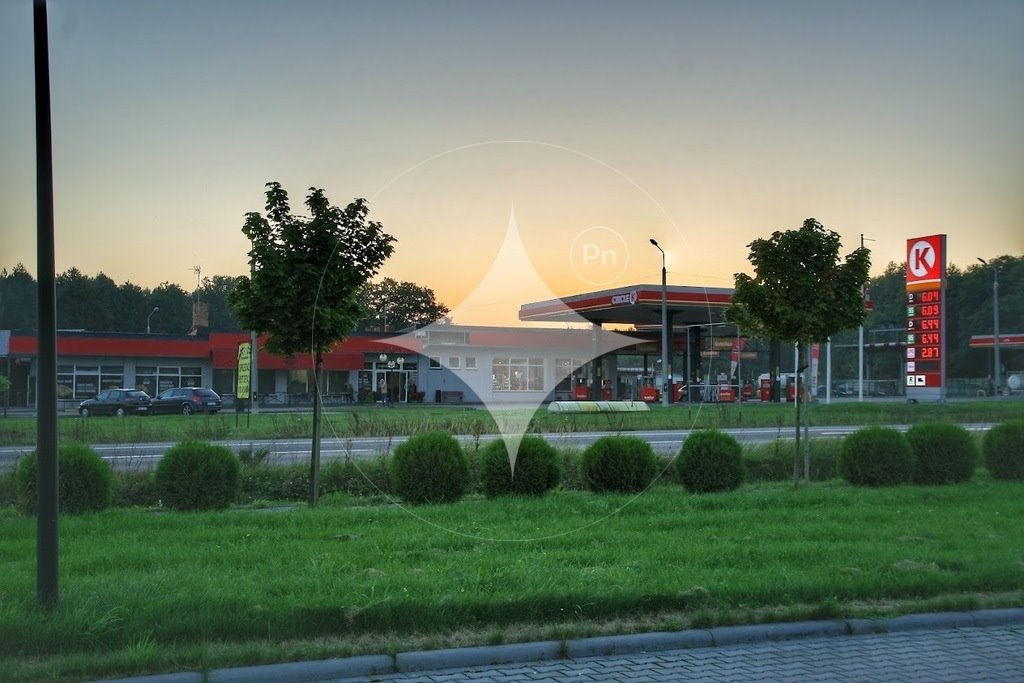 Sprzedam prosperującą stację paliw Circle K z salą bankietową Grębenice  628m2 Foto 1