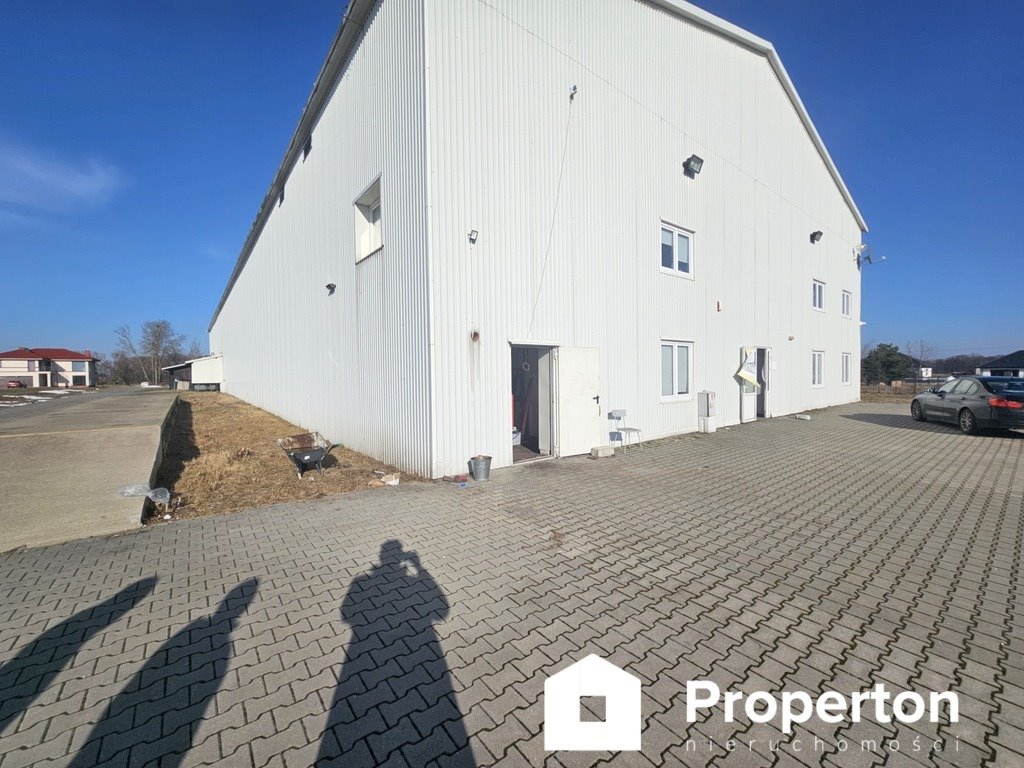 Magazyn 1600 m² z chłodniami i biurem w Kamionnie Kamionna  1 600m2 Foto 1