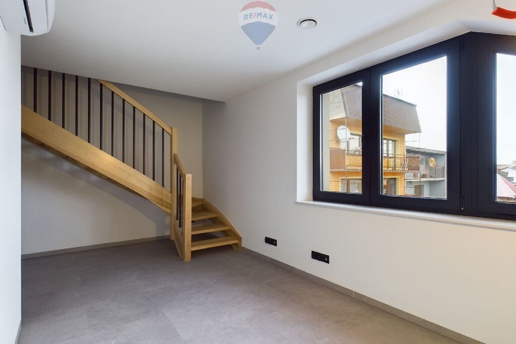 Lokal użytkowy na wynajem Nowy Targ, Szaflarska  37m2 Foto 1