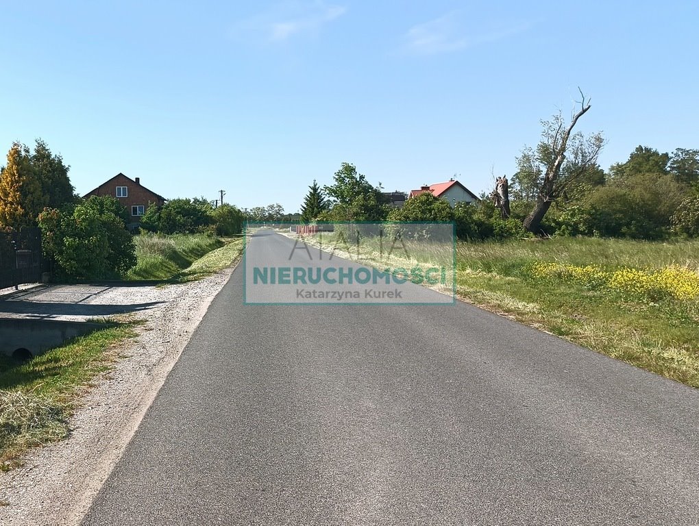 Do sprzedania działka z warunkami zabudowy i dostępem do mediów Chyliczki  1 295m2 Foto 1